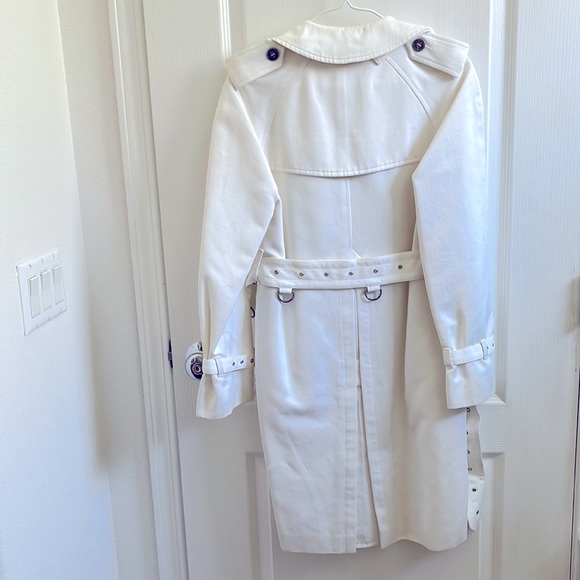 ❤️Authentic BURBERRY white silver trench coat - Picture 4 of 14